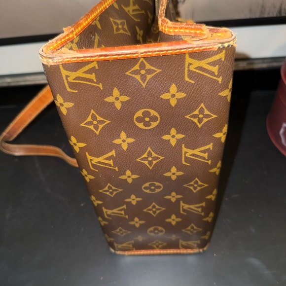 LV. Brown Monogram Tote Bag - Picture 7 of 16